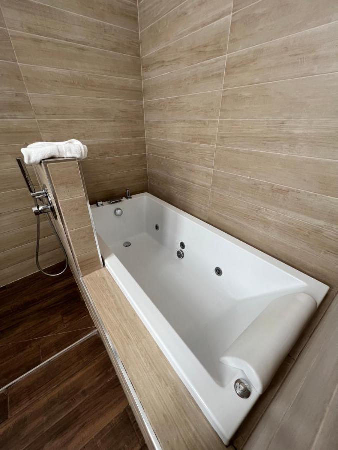 Arena Luxury Rooms Werona Zewnętrze zdjęcie